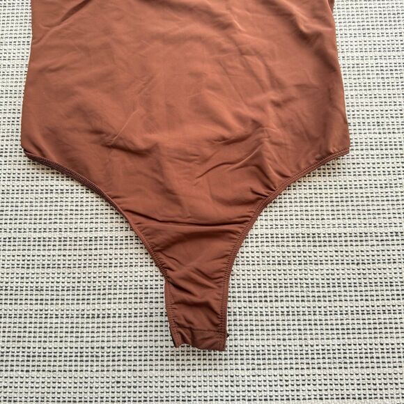 Danielle Bernstein espresso brown bodysuit medium - Picture 3 of 6